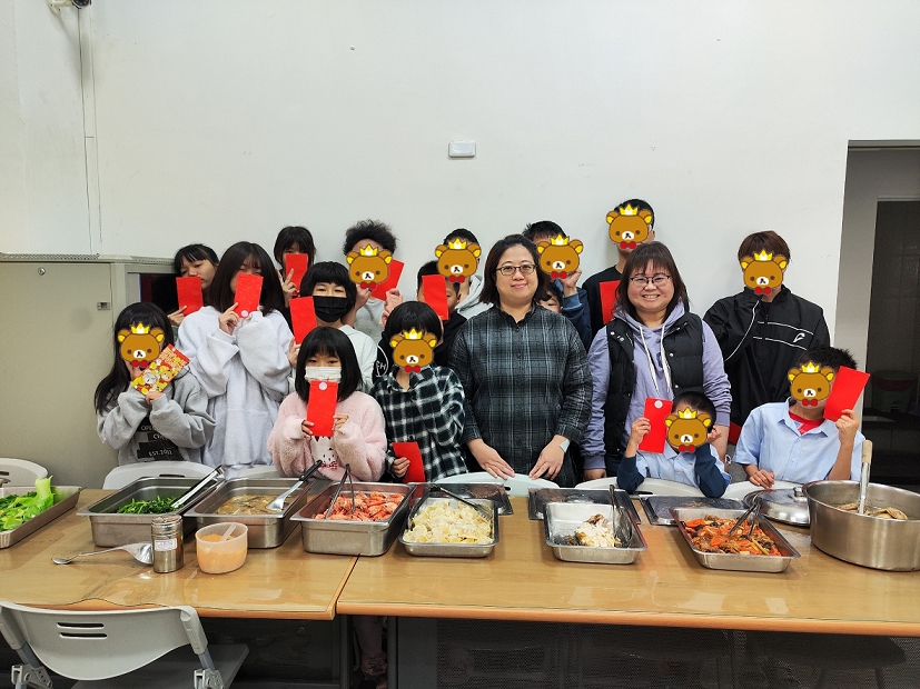 01/28除夕師生圍爐