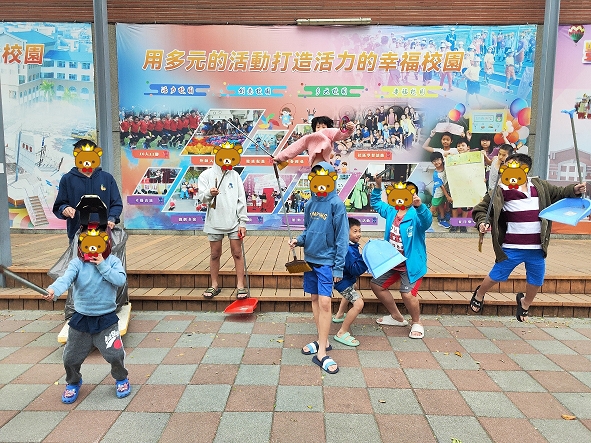 02/09民主家至社區打掃環境