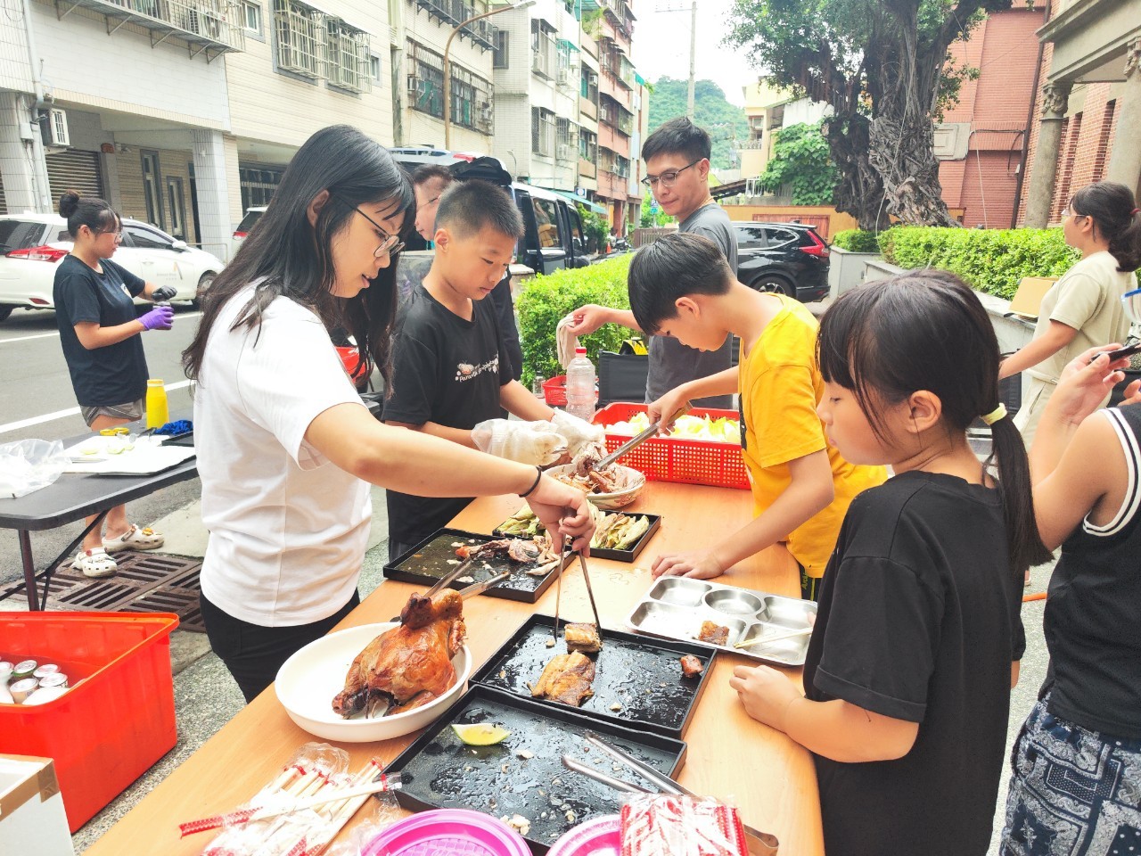 8/31世聯車業連先生招待烤肉餐車