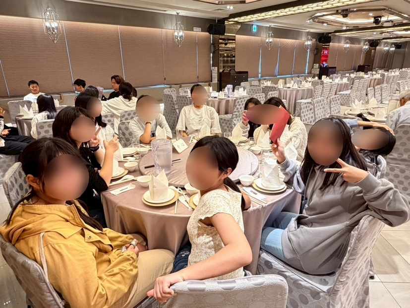 12/28鼓山長老教會招待院生前往享用愛宴